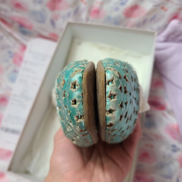 JIMMY CHOO ๐ฆ vintage peacock metallic cosmic stars cut out square toe flats ๐ฆ - Picture 15 of 15